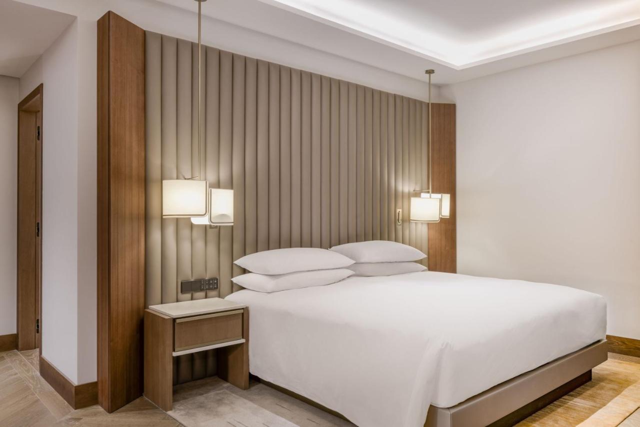 Jw Marriott Hotel Madrid Eksteriør billede