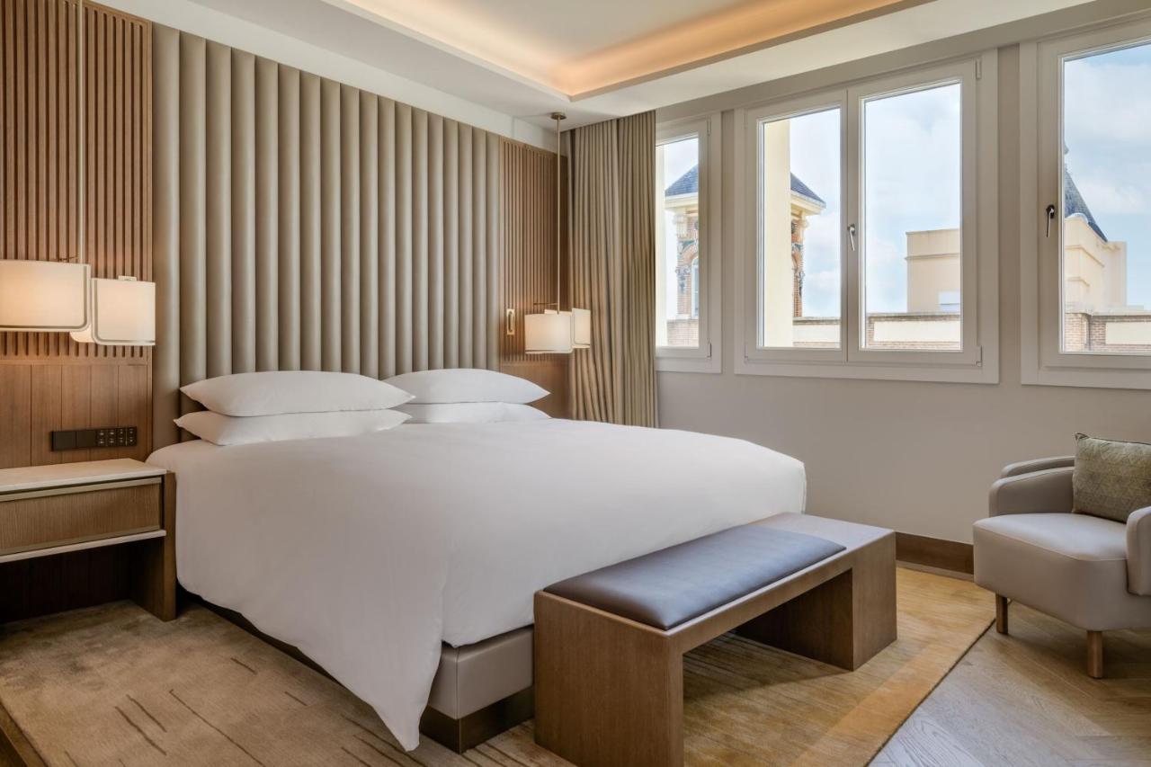 Jw Marriott Hotel Madrid Eksteriør billede