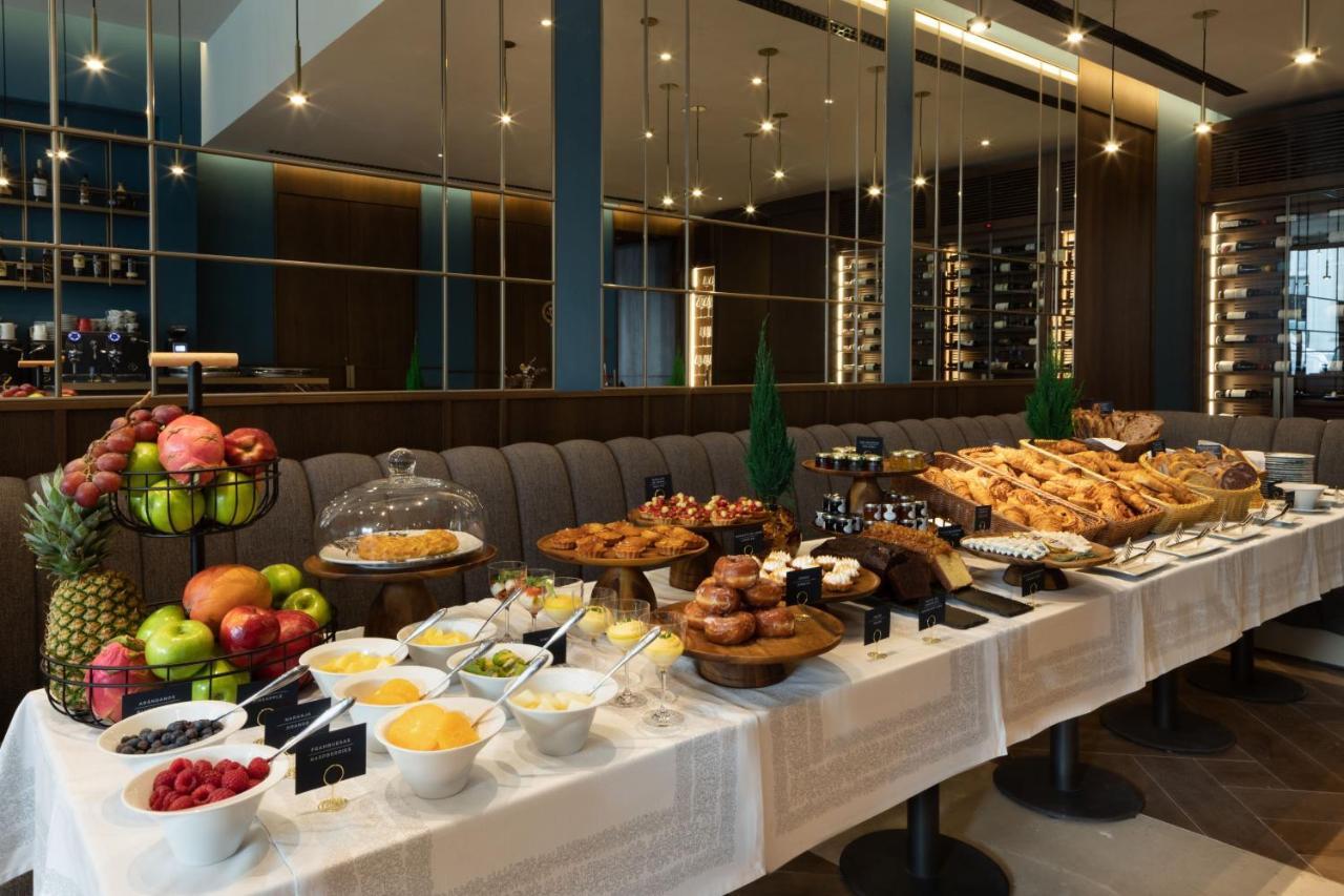 Jw Marriott Hotel Madrid Eksteriør billede