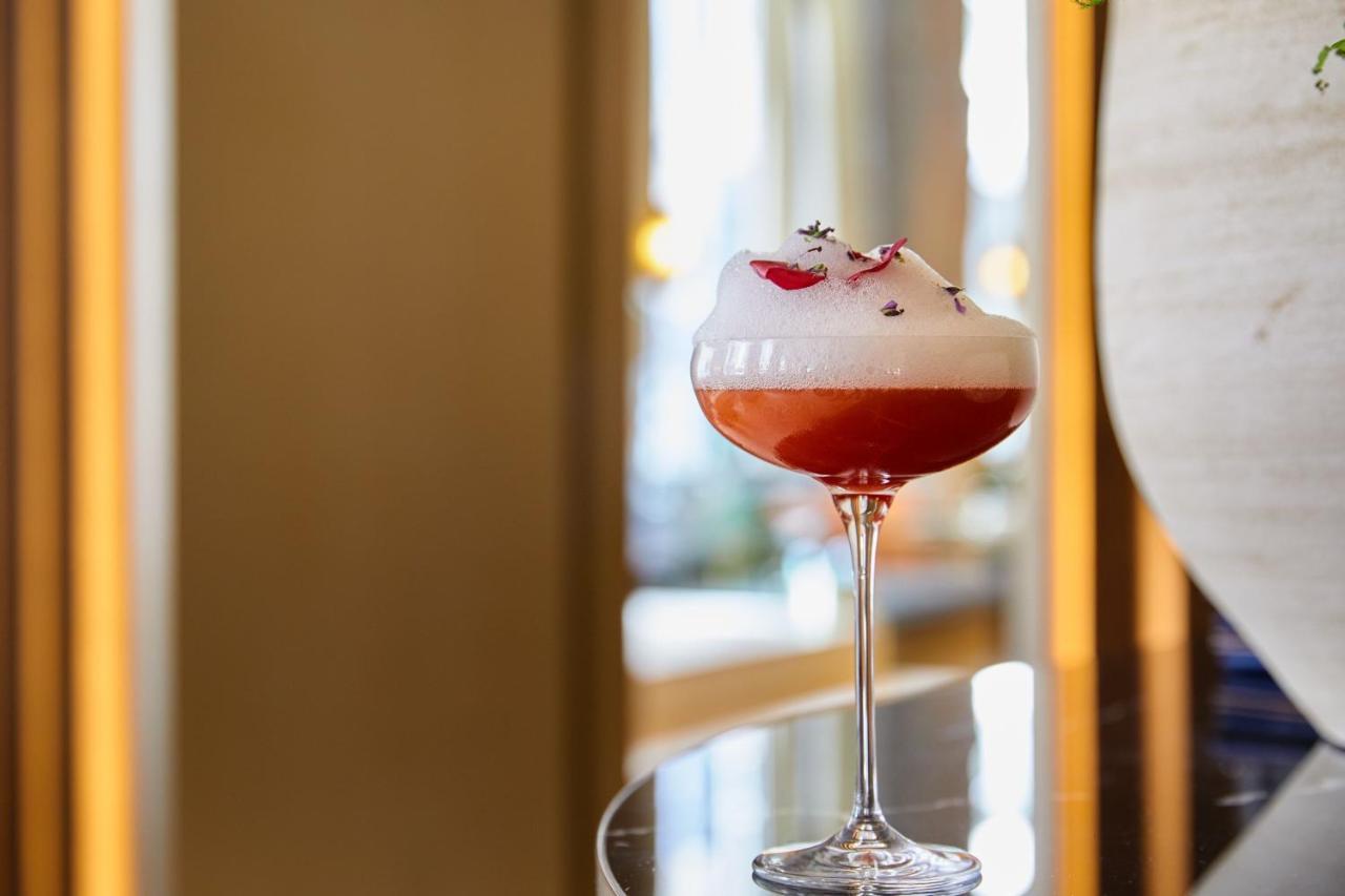 Jw Marriott Hotel Madrid Eksteriør billede