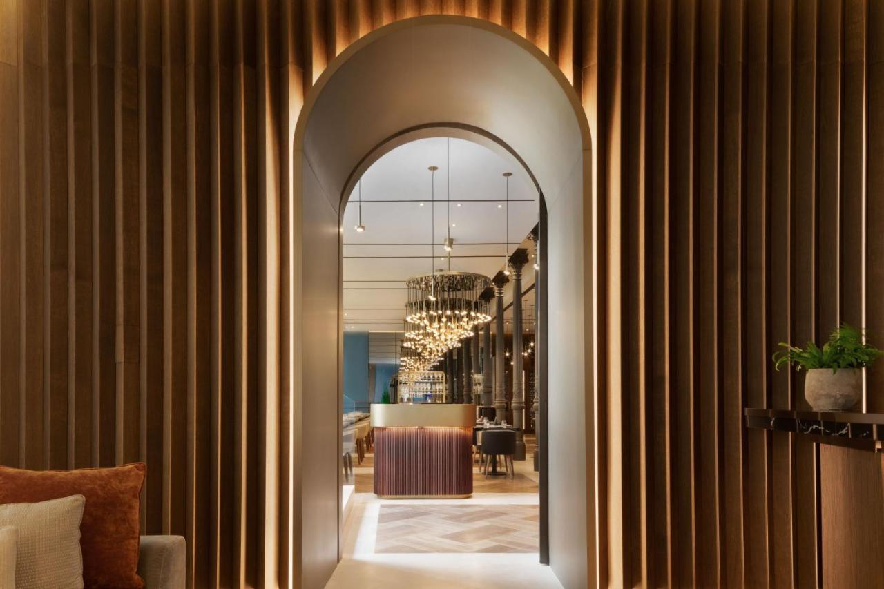 Jw Marriott Hotel Madrid Eksteriør billede
