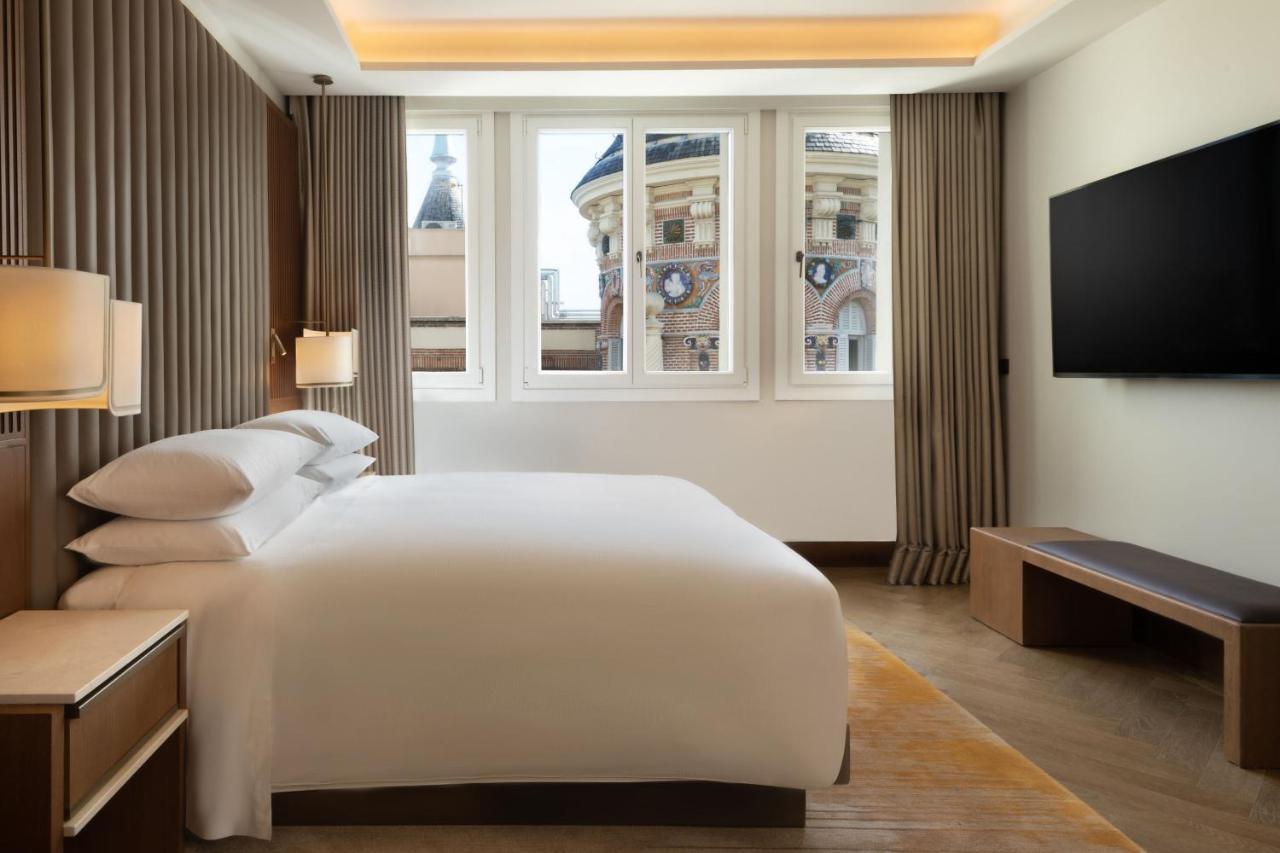 Jw Marriott Hotel Madrid Eksteriør billede