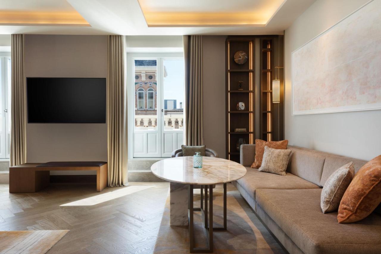 Jw Marriott Hotel Madrid Eksteriør billede
